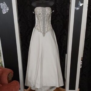 Allure Bridal Elegant Strapless Ivory/Silver Wedding Gown NWT